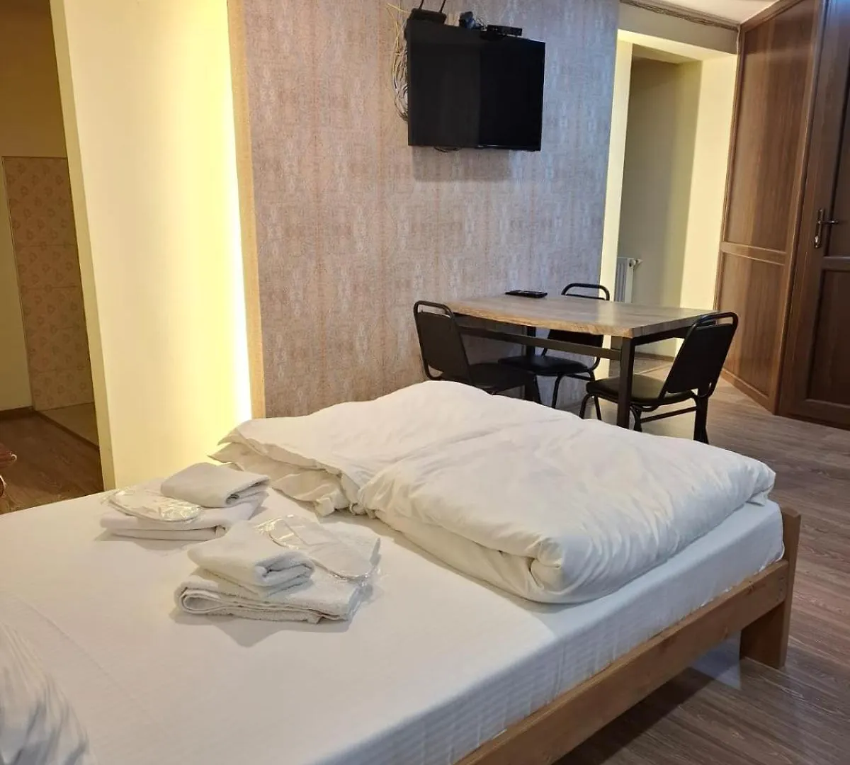 Hotel Aira Plaza 第比利斯